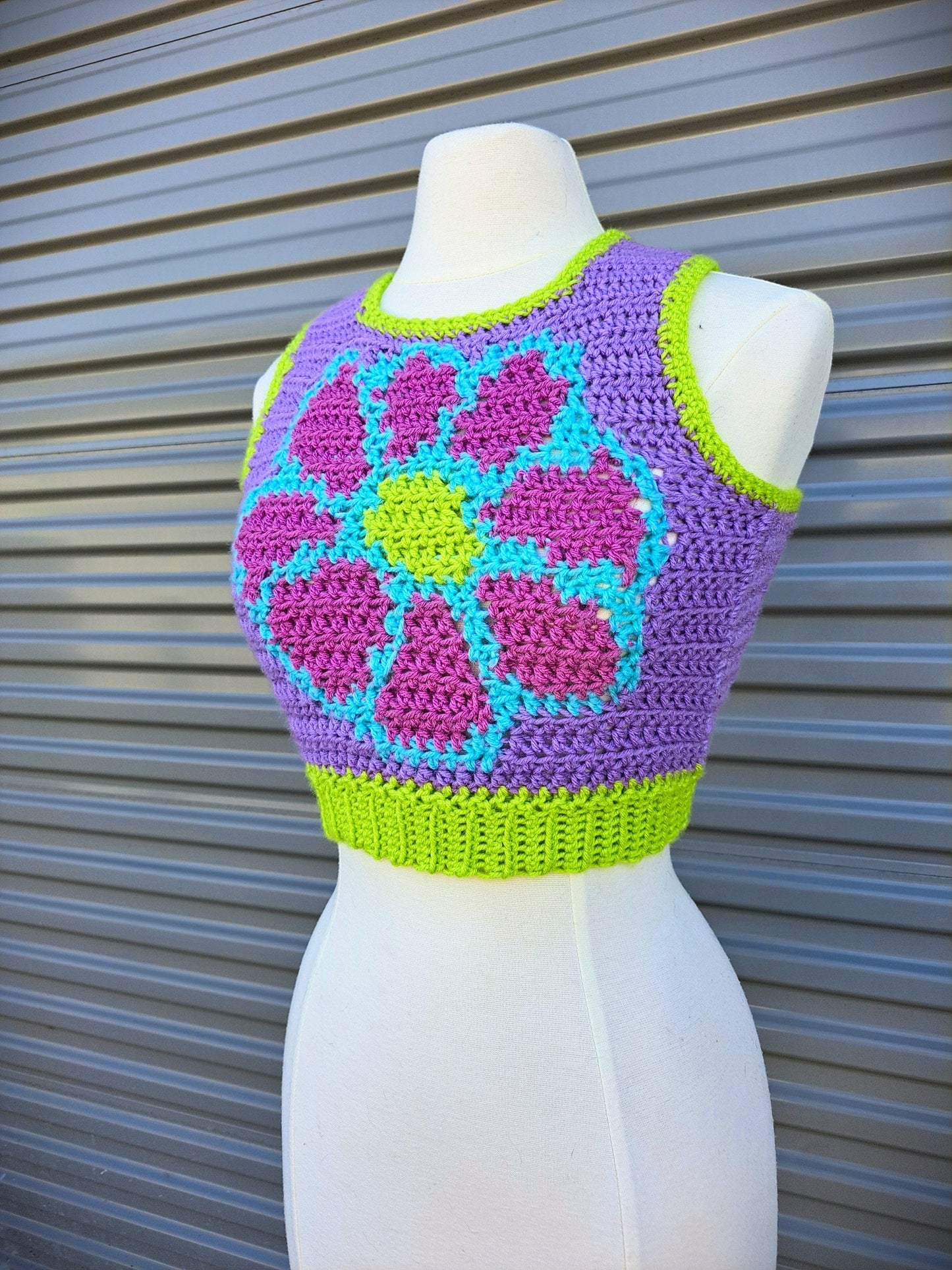 Retro 90s / 70s crochet sweater vest size Sm/Md